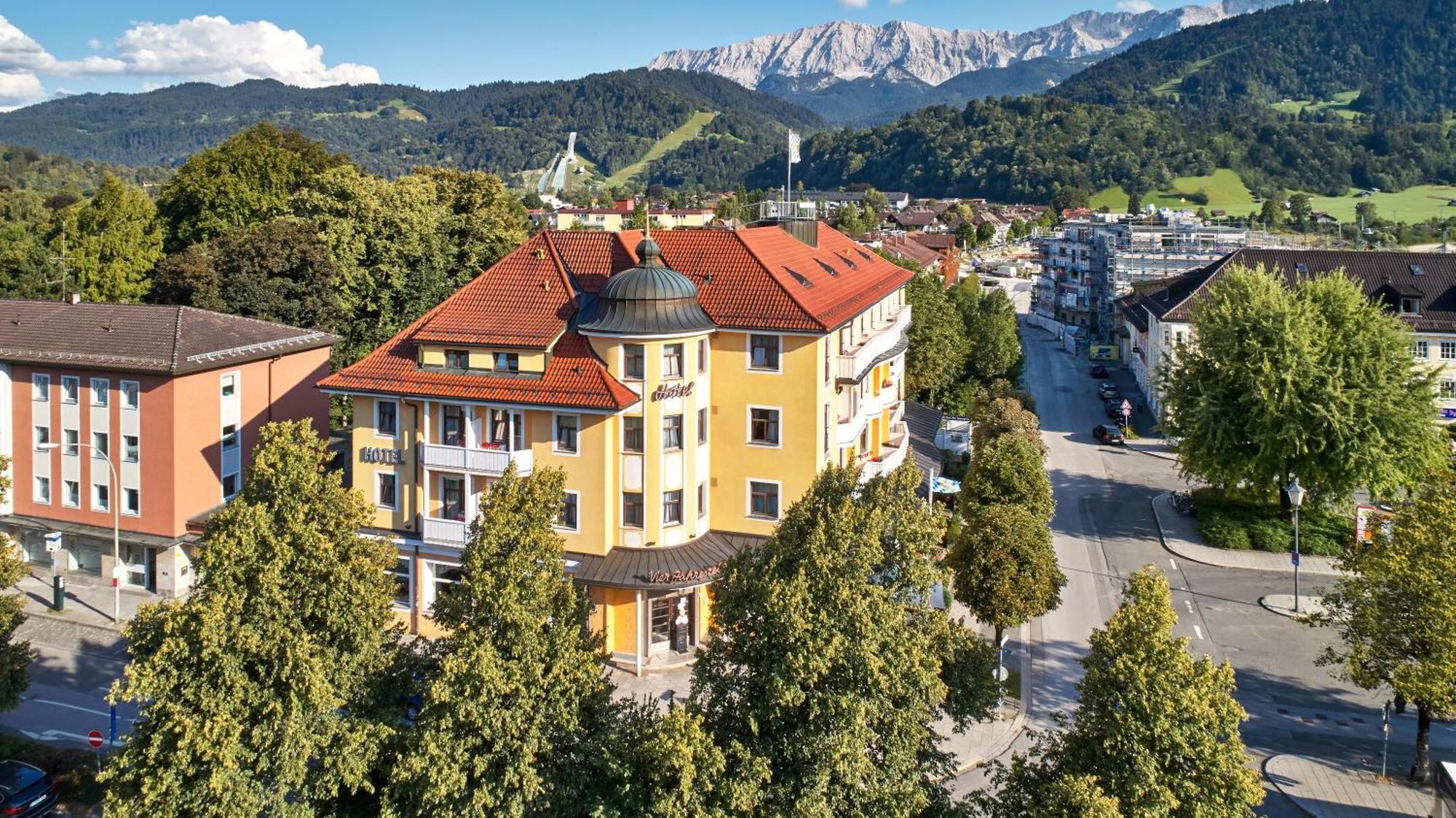 Hotel Vier Jahreszeiten Гармиш-Партенкирхен Экстерьер фото